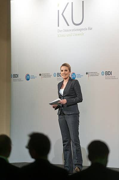 Die Moderatorin Ellen Frauenknecht führte durch den Abend. © Christian Kruppa/IKU 